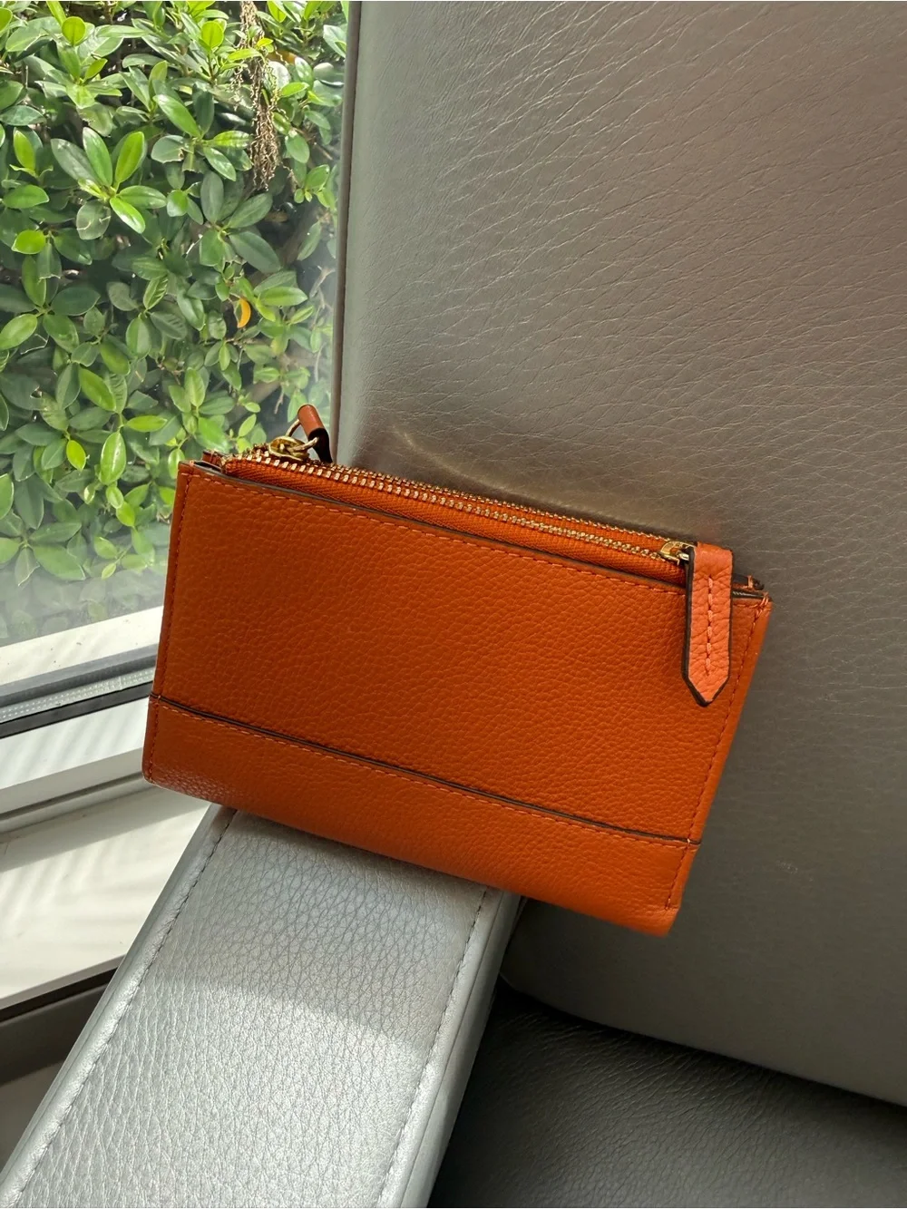 ANTONIO MELANI sleek pebbled